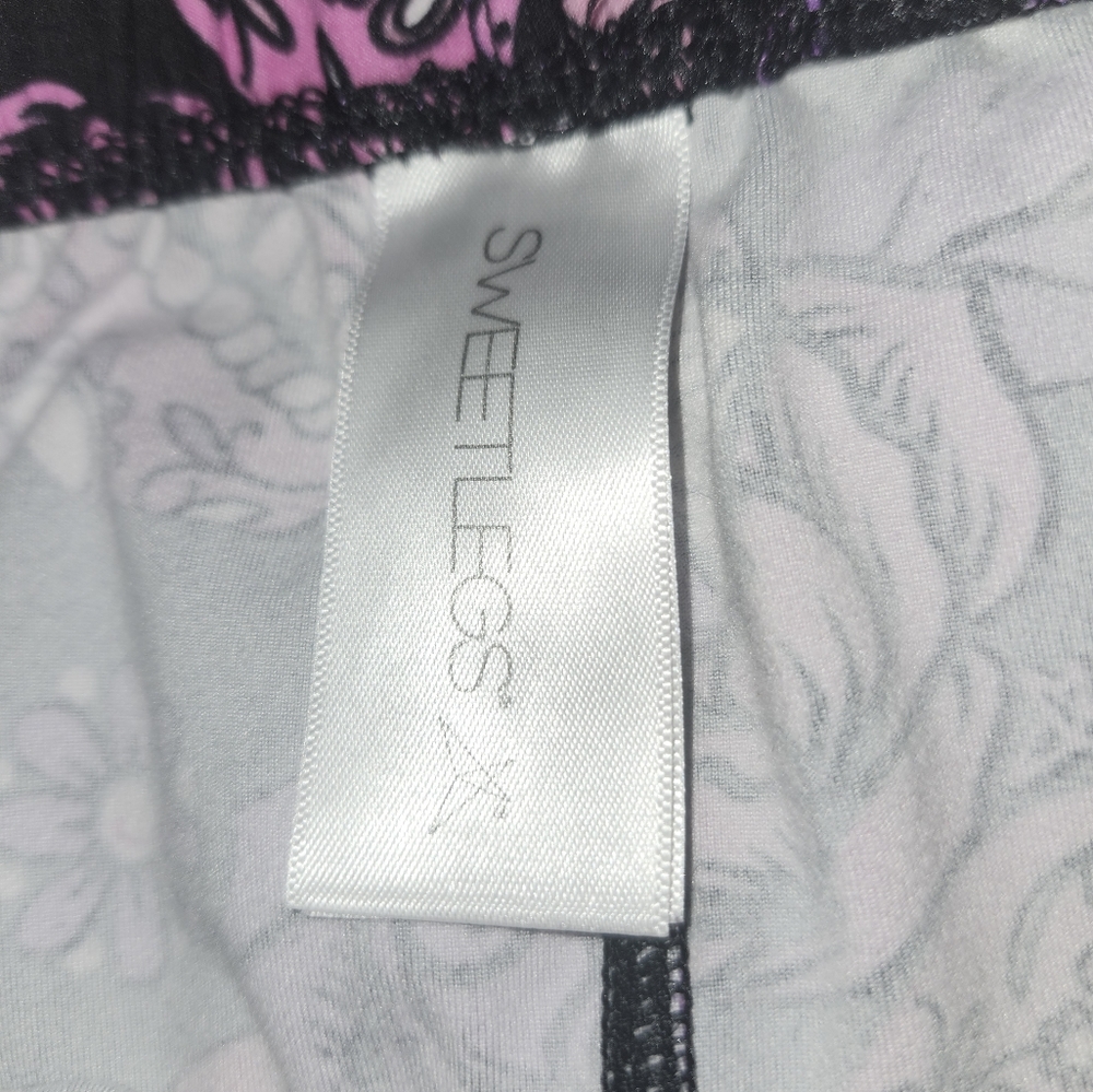 SWEETLEGS Skull Leggings, Sizes 2 to 10, Preloved, Pinks and Purples - Picture 2 of 3